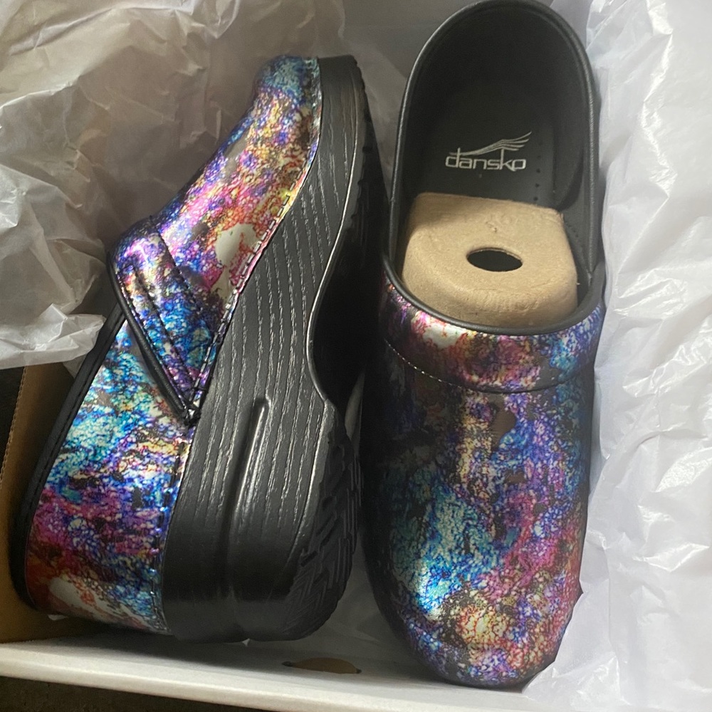 BRAND NEW IN BOX DANSKO CLOGS LIMITED EDITION